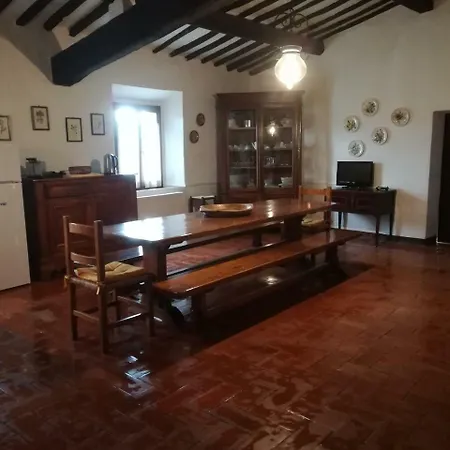 בית חווה Agriturismo Il Riguardino *
